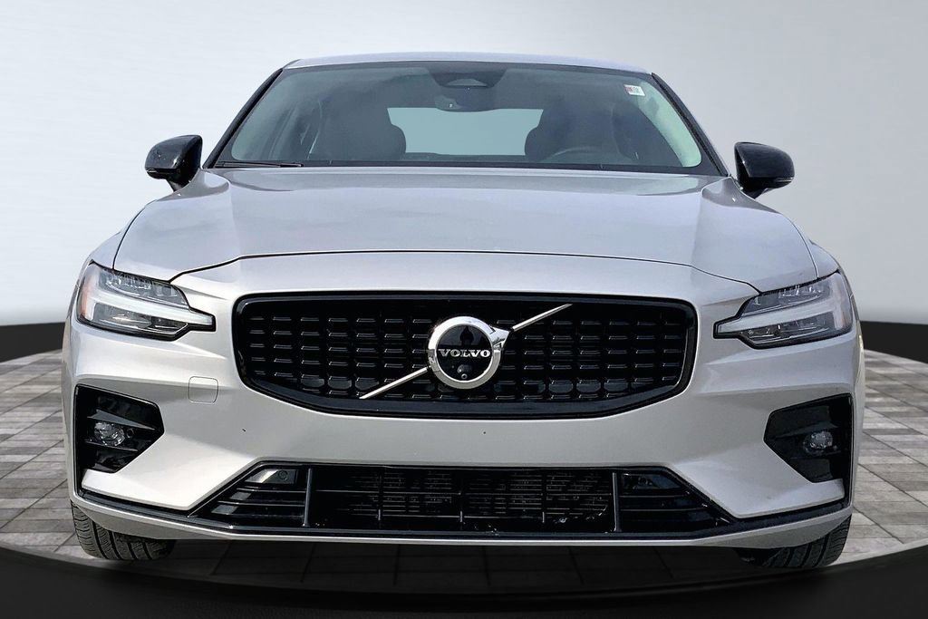 Used 2024 Volvo S60 B5 Plus image 2