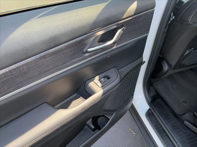 Certified 2023 Jeep Grand Cherokee L Limited AWD/4WD image 15