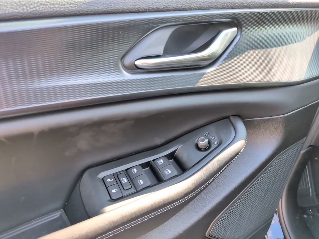 New 2025 Jeep Grand Cherokee L Altitude image 19