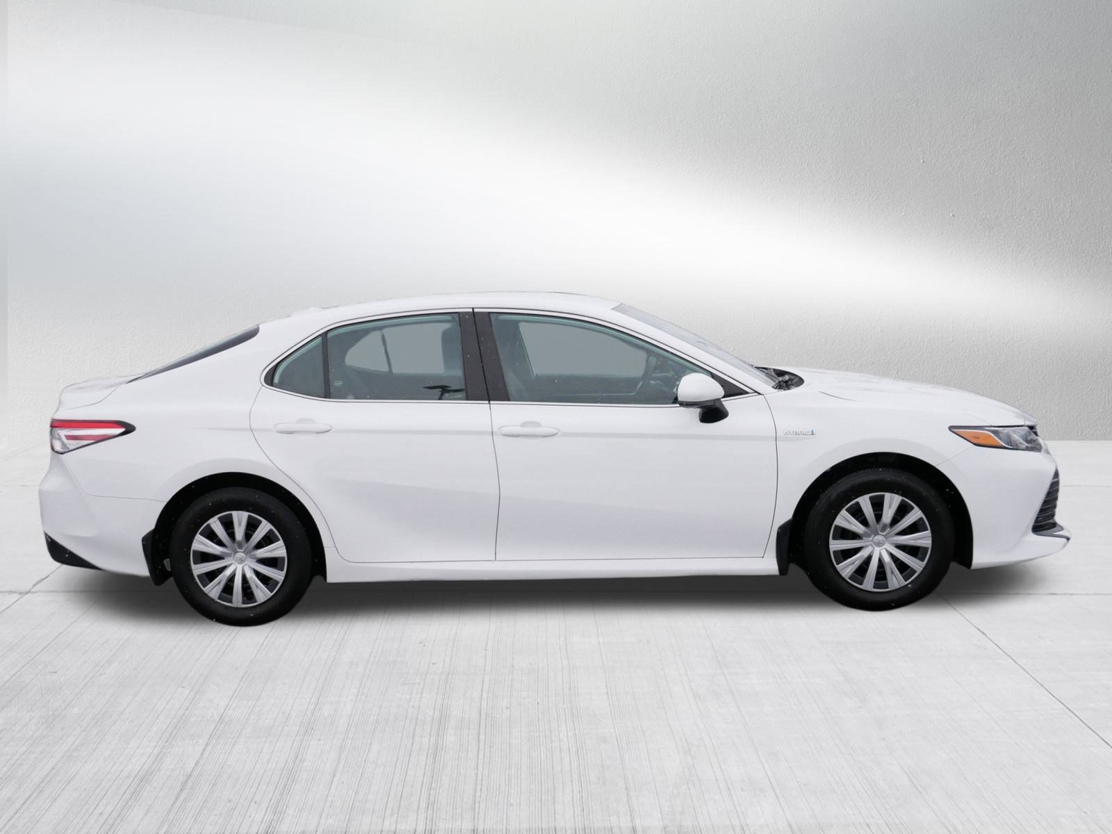Used 2020 Toyota Camry LE image 8