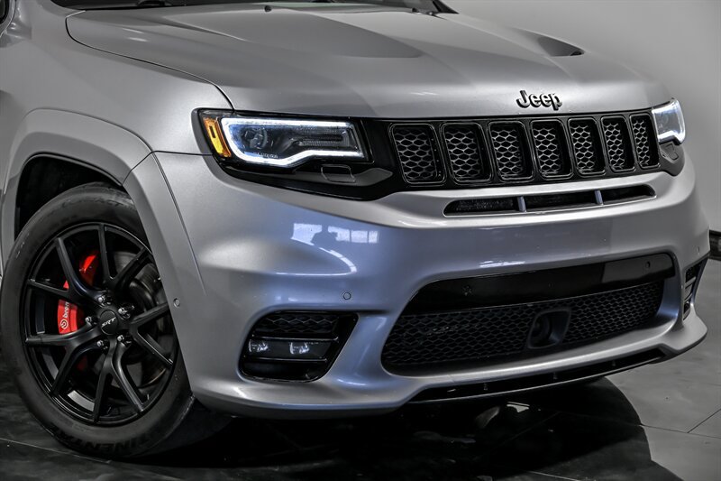 Used 2019 Jeep Grand Cherokee SRT w/ Trailer Tow Group IV AWD/4WD image 2