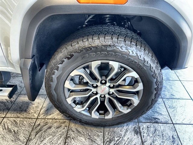 Used 2024 GMC Canyon Denali image 10