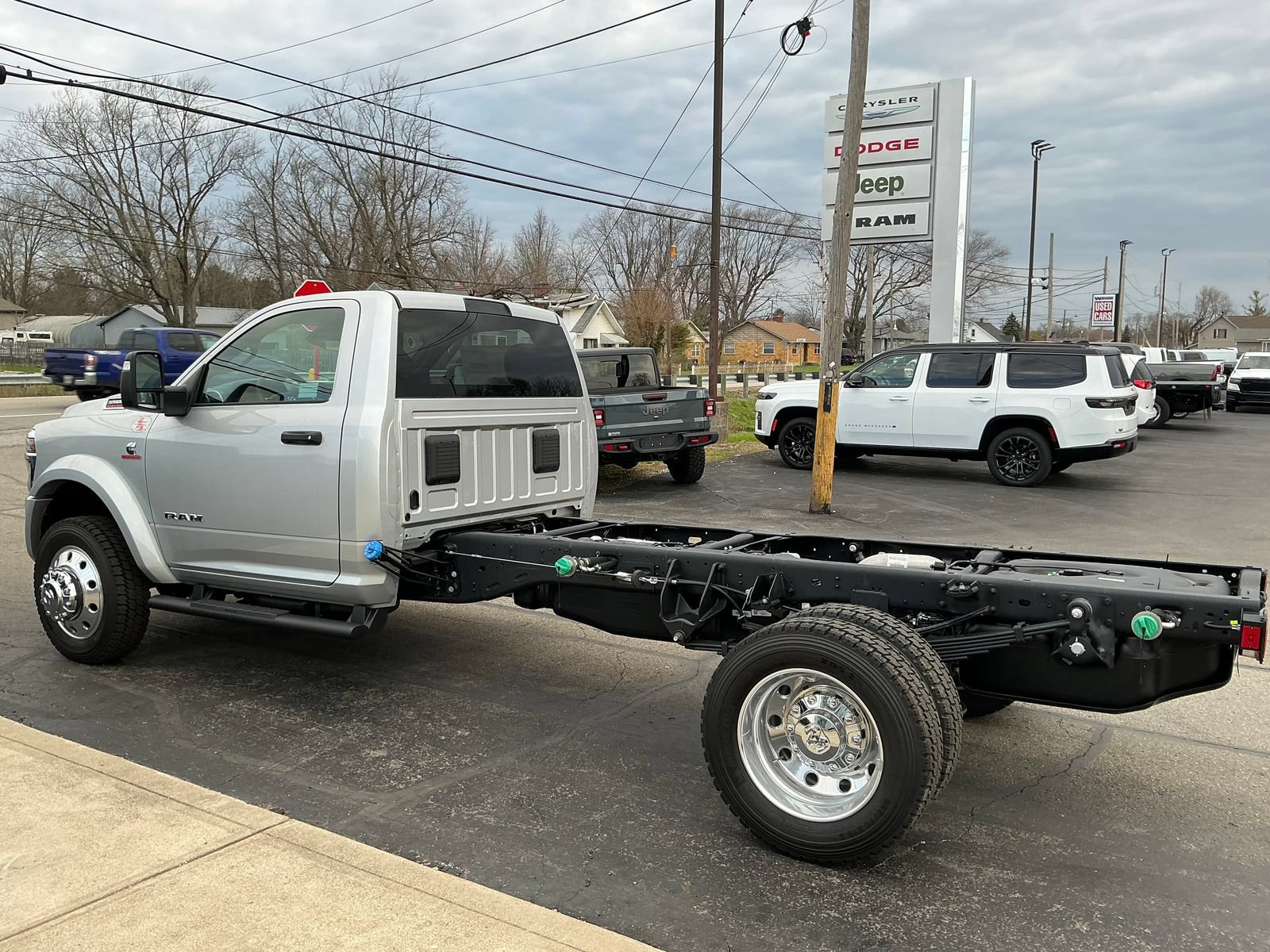 New 2026 RAM 5500 4x4 Regular Cab image 4
