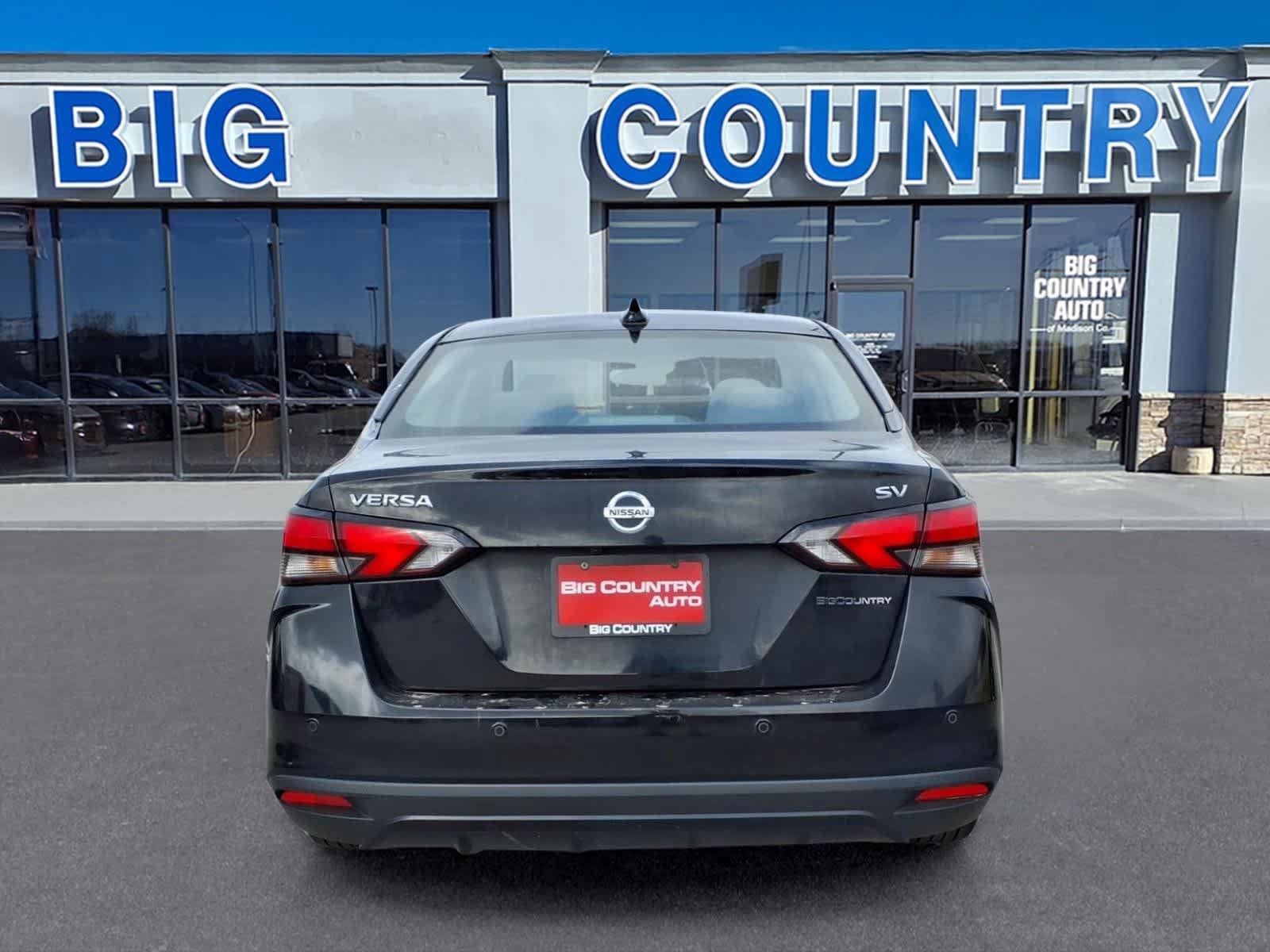 Used 2021 Nissan Versa SV FWD image 3
