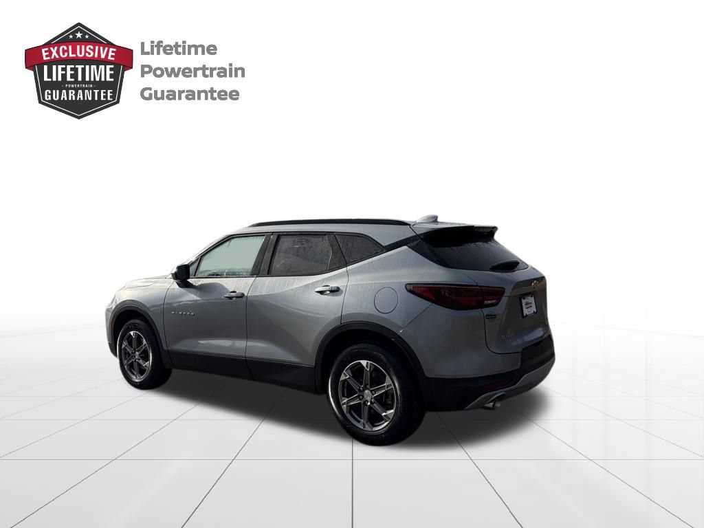 Used 2023 Chevrolet Blazer LT w/ Convenience Package FWD image 3