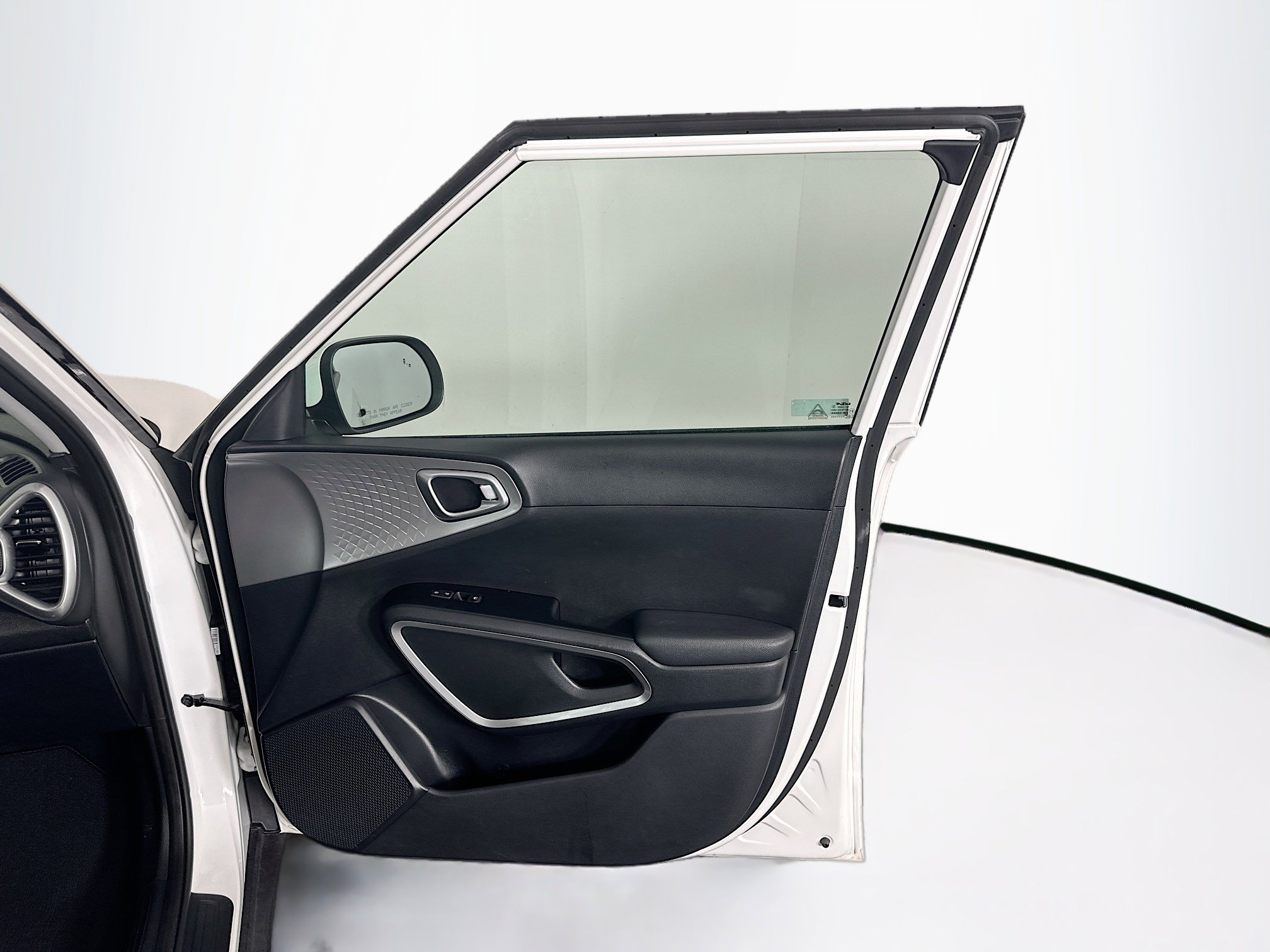 Used 2025 Kia Soul LX w/ LX Technology Package image 30