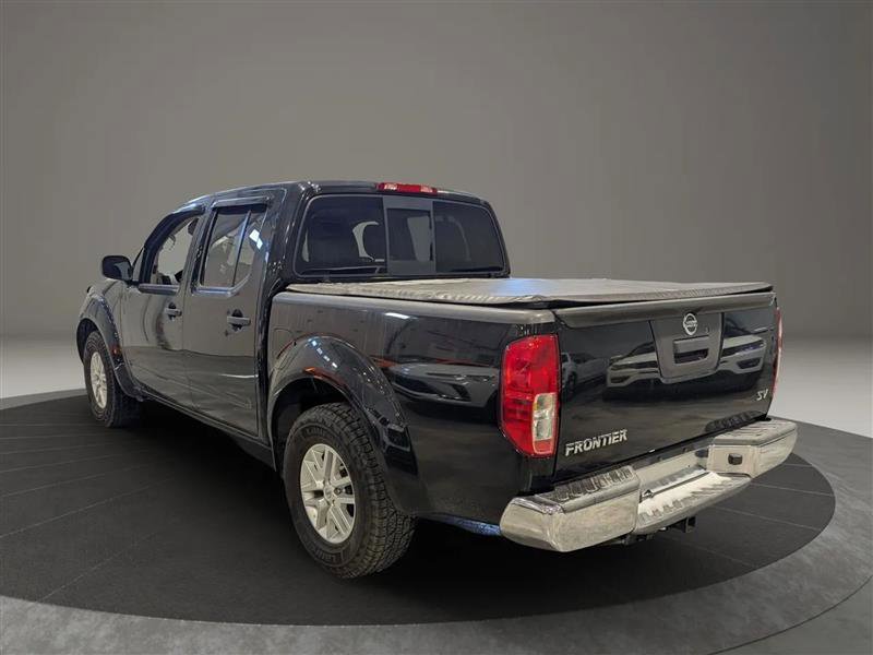 Used 2016 Nissan Frontier SV image 3