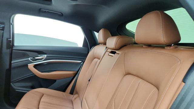 Used 2024 Audi Q8 e-tron Premium Plus w/ Premium Plus Package image 29