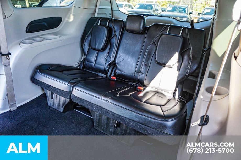 Used 2023 Chrysler Pacifica Touring-L image 22