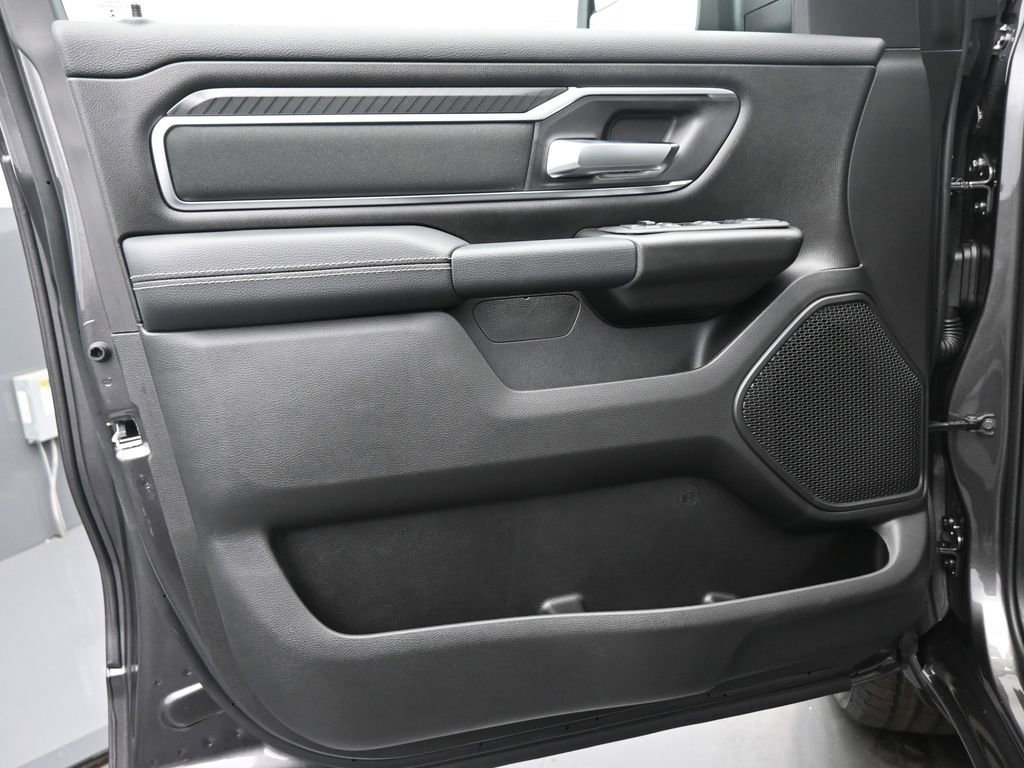 New 2026 RAM 1500 4x4 Crew Cab image 14