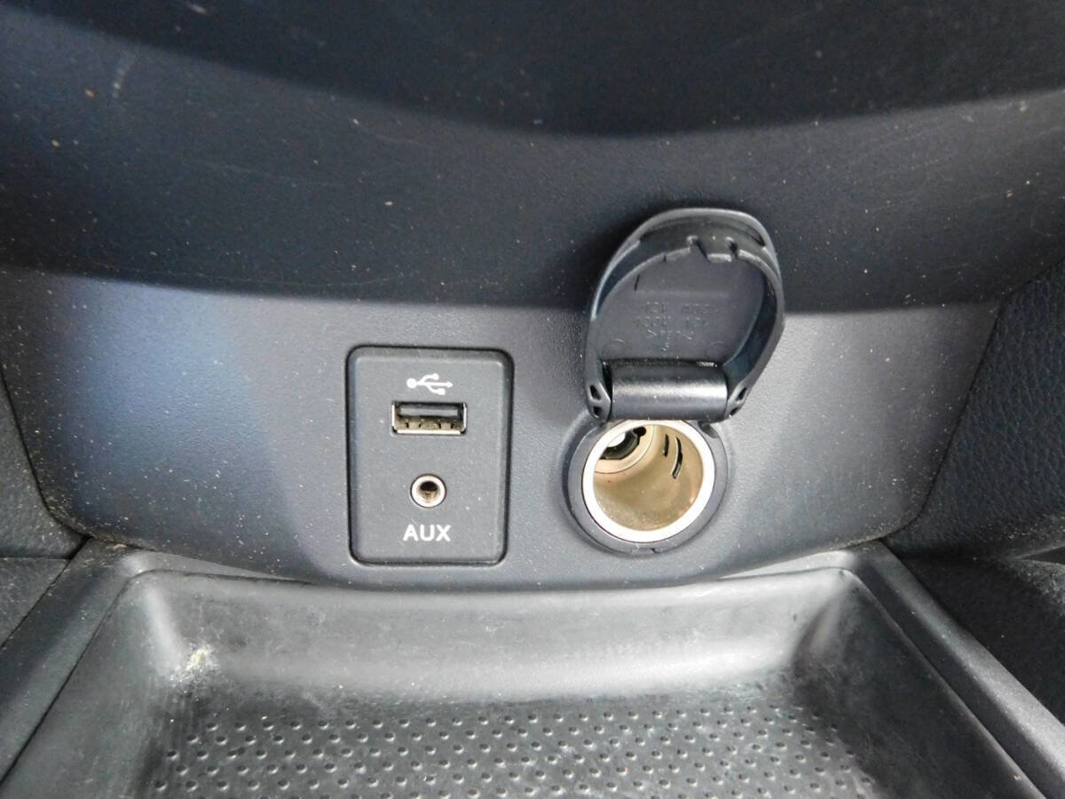 Used 2016 Nissan Rogue SV AWD/4WD image 14