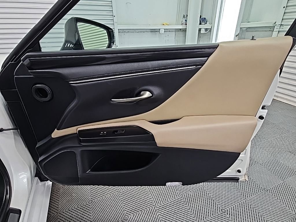 Used 2019 Lexus ES 350 image 41