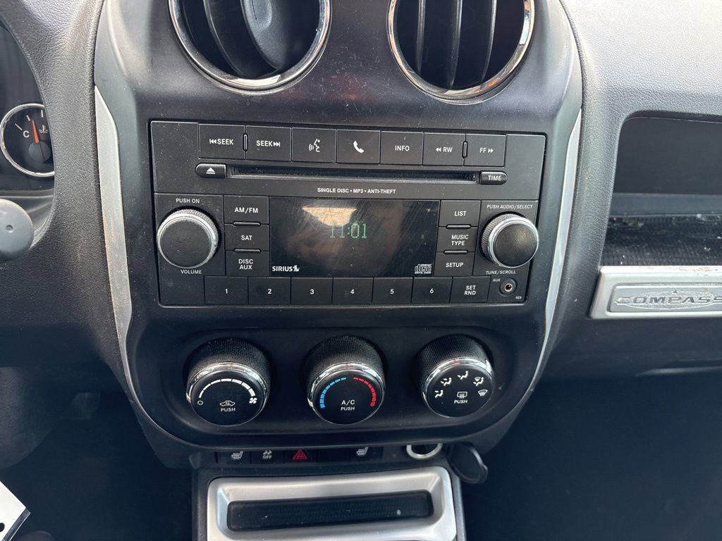 Used 2016 Jeep Compass Latitude image 14