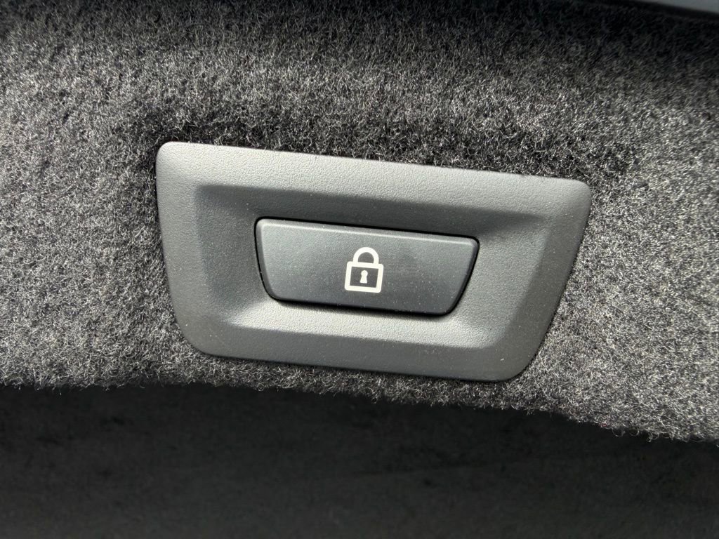 Used 2016 BMW 640i Gran Coupe image 9