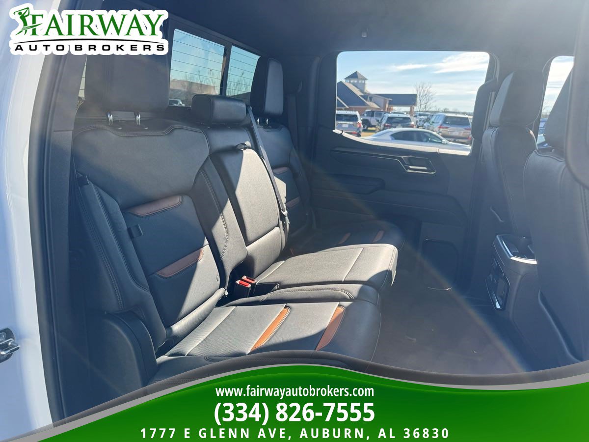 Used 2024 GMC Sierra 1500 AT4 w/ Technology Package image 12