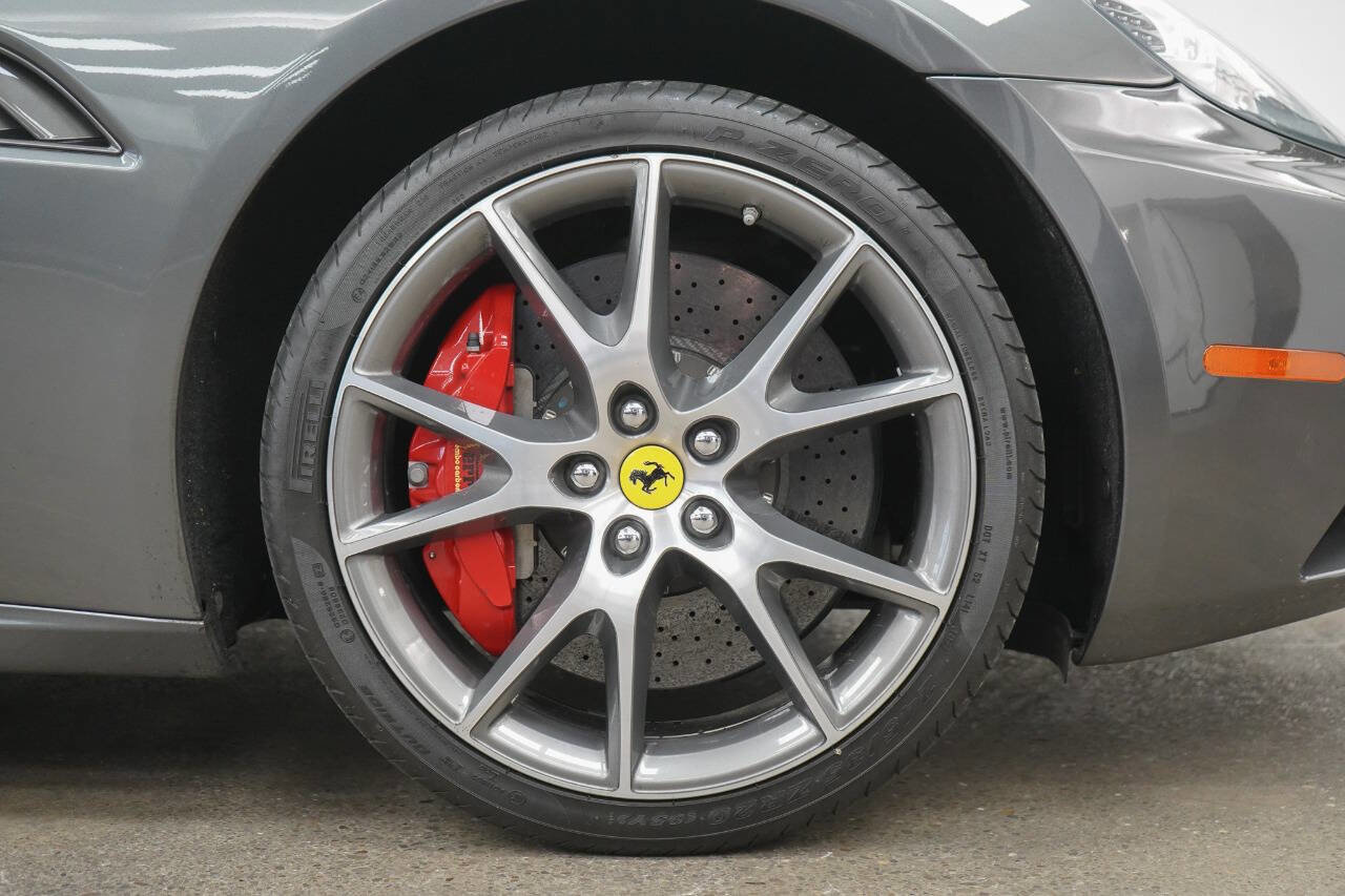 Used 2011 Ferrari California Base 2dr Convertible image 23