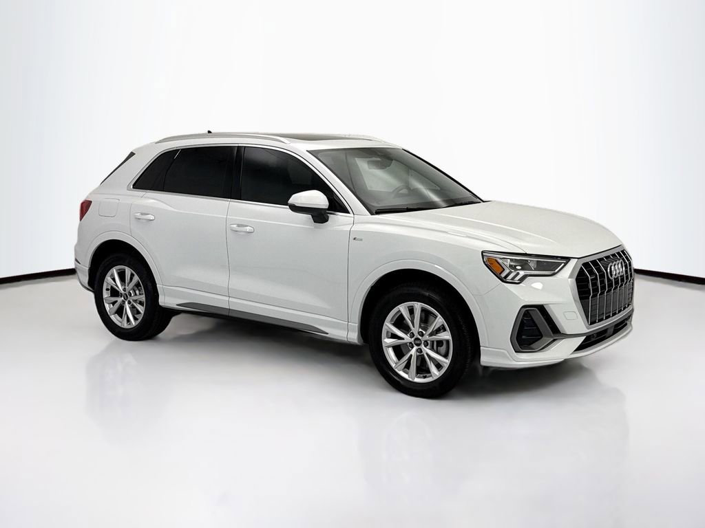 Certified 2025 Audi Q3 2.0T Premium image 3