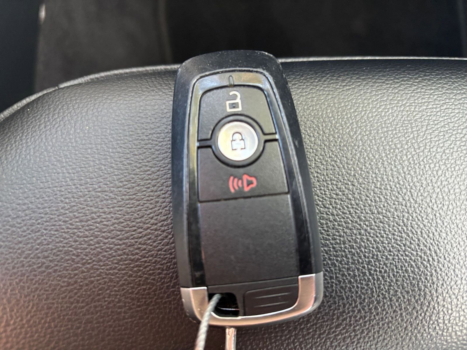 Used 2022 Ford Edge SEL image 22