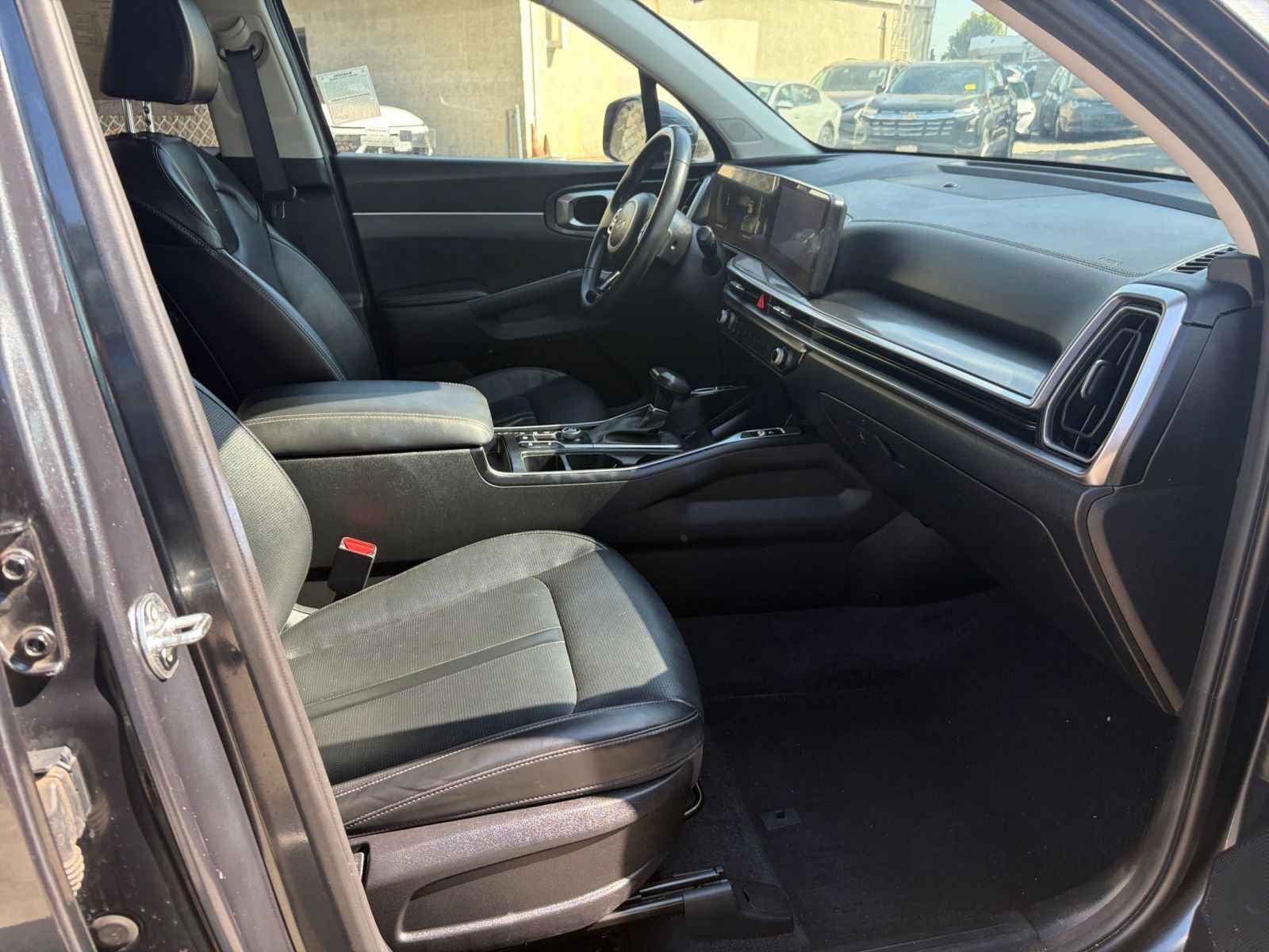 Used 2024 Kia Sorento S FWD image 34