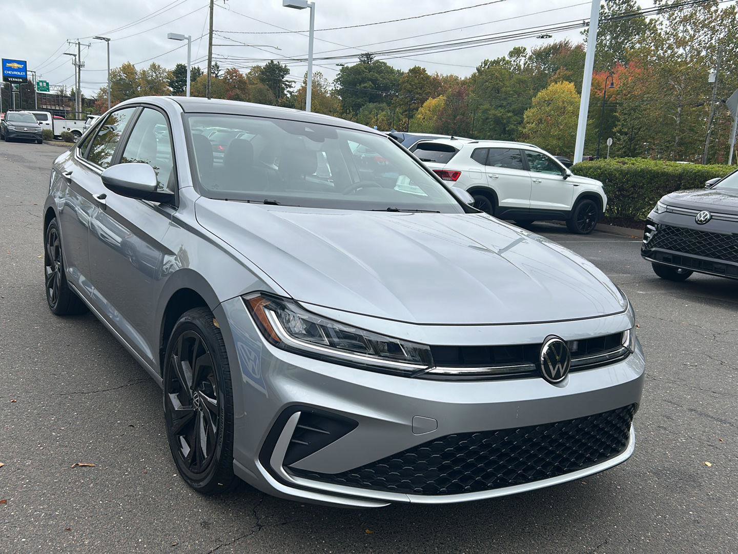 Used 2025 Volkswagen Jetta SE w/ Sunroof Package image 6