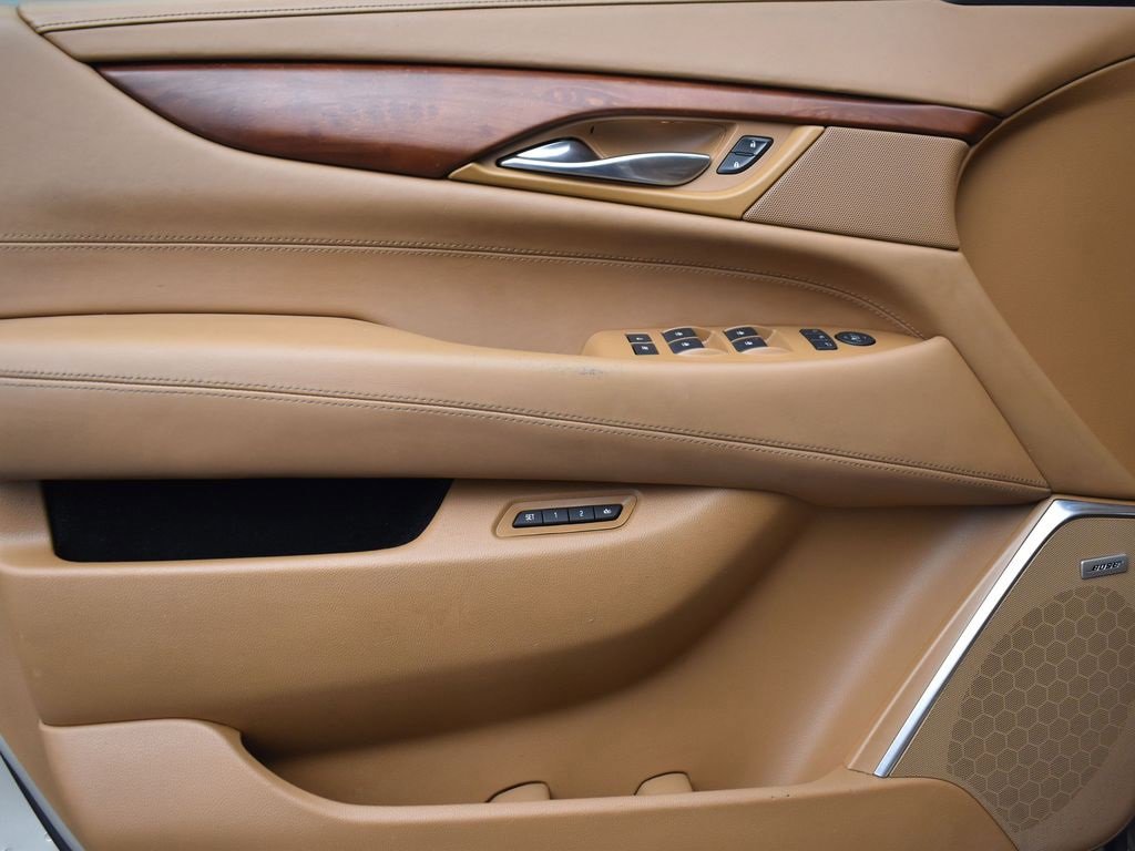Used 2017 Cadillac Escalade Platinum image 9