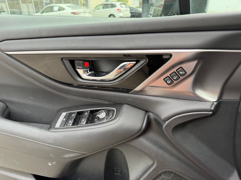 Used 2023 Subaru Outback Touring AWD/4WD image 30