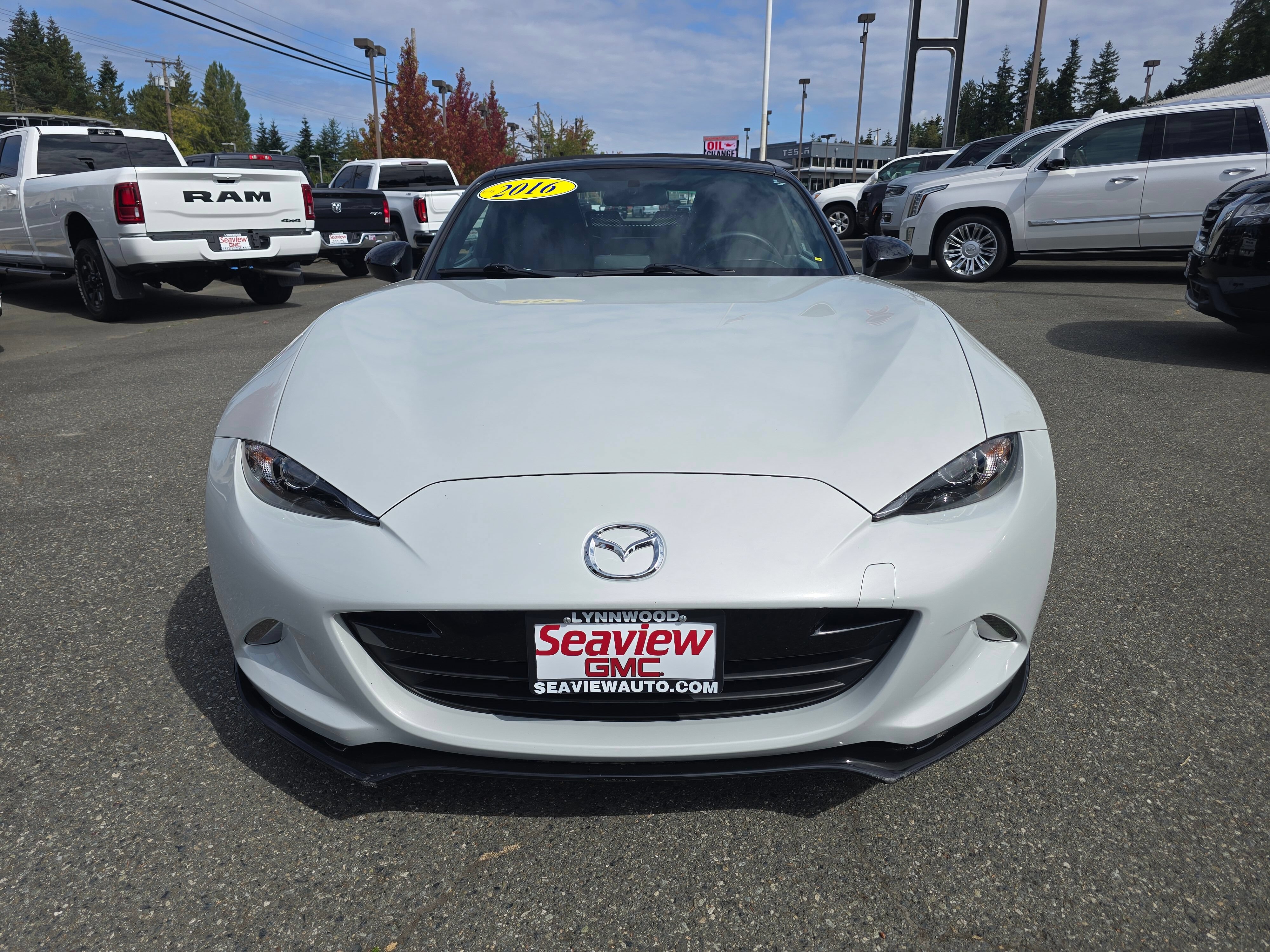 Used 2016 MAZDA MX-5 Miata Club RWD image 2