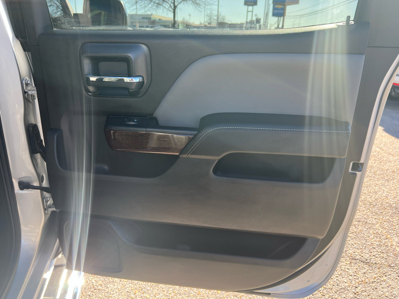 Used 2018 GMC Sierra 1500 SLT image 32