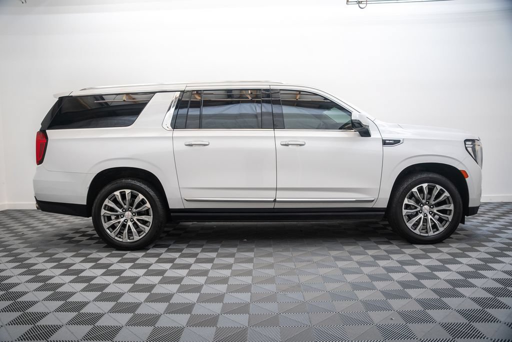 Used 2021 GMC Yukon XL Denali w/ Denali Premium Package AWD/4WD image 4