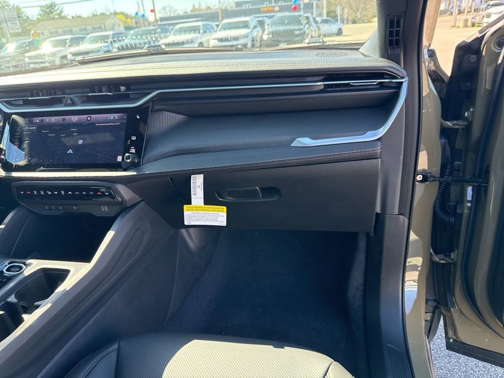 New 2026 Jeep Cherokee Overland image 32