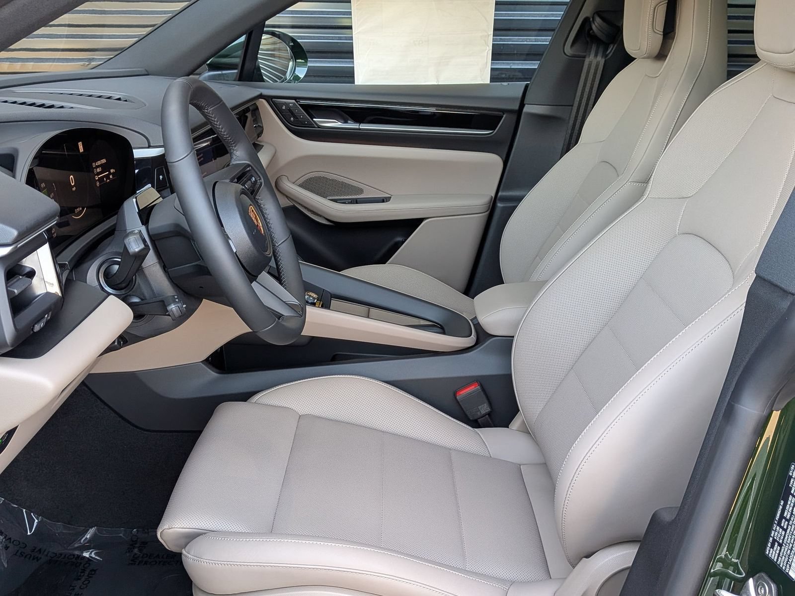 New 2026 Porsche Macan Electric RWD image 5
