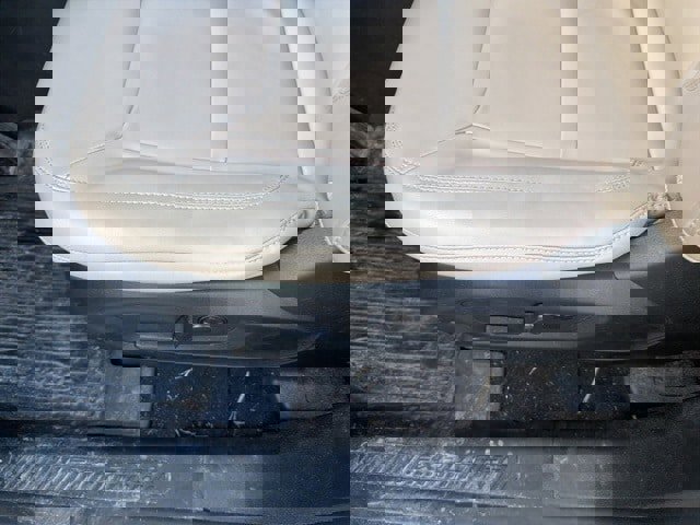 Used 2023 Ford Explorer XLT w/ Equipment Group 202A image 9