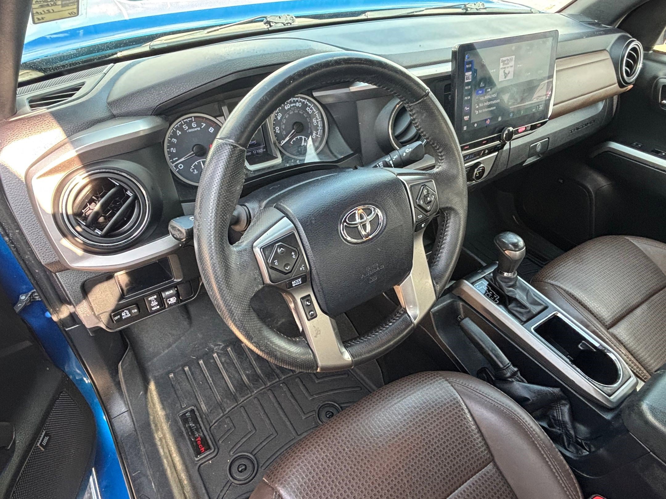 Used 2017 Toyota Tacoma Limited image 11