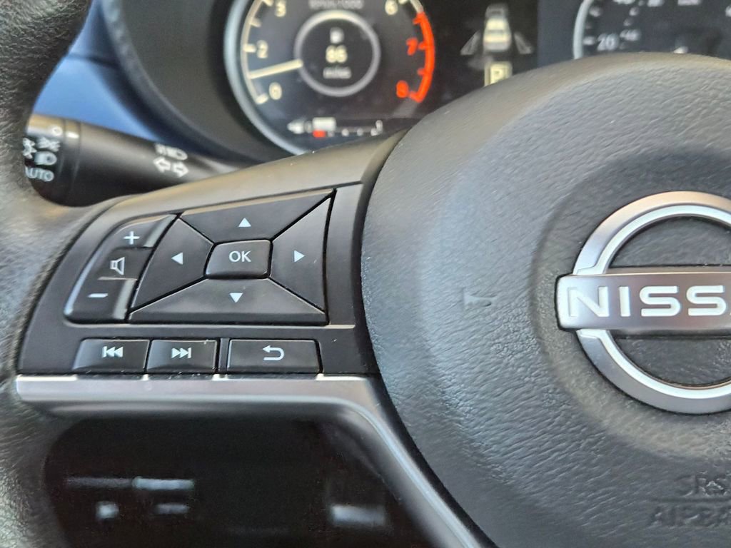 Used 2025 Nissan Versa SV image 21