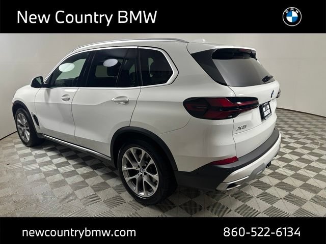 Used 2024 BMW X5 xDrive40i AWD/4WD image 4