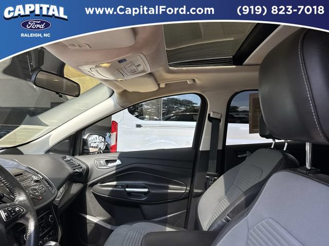 Used 2017 Ford Escape SE w/ SE Sport Appearance Package AWD/4WD image 22