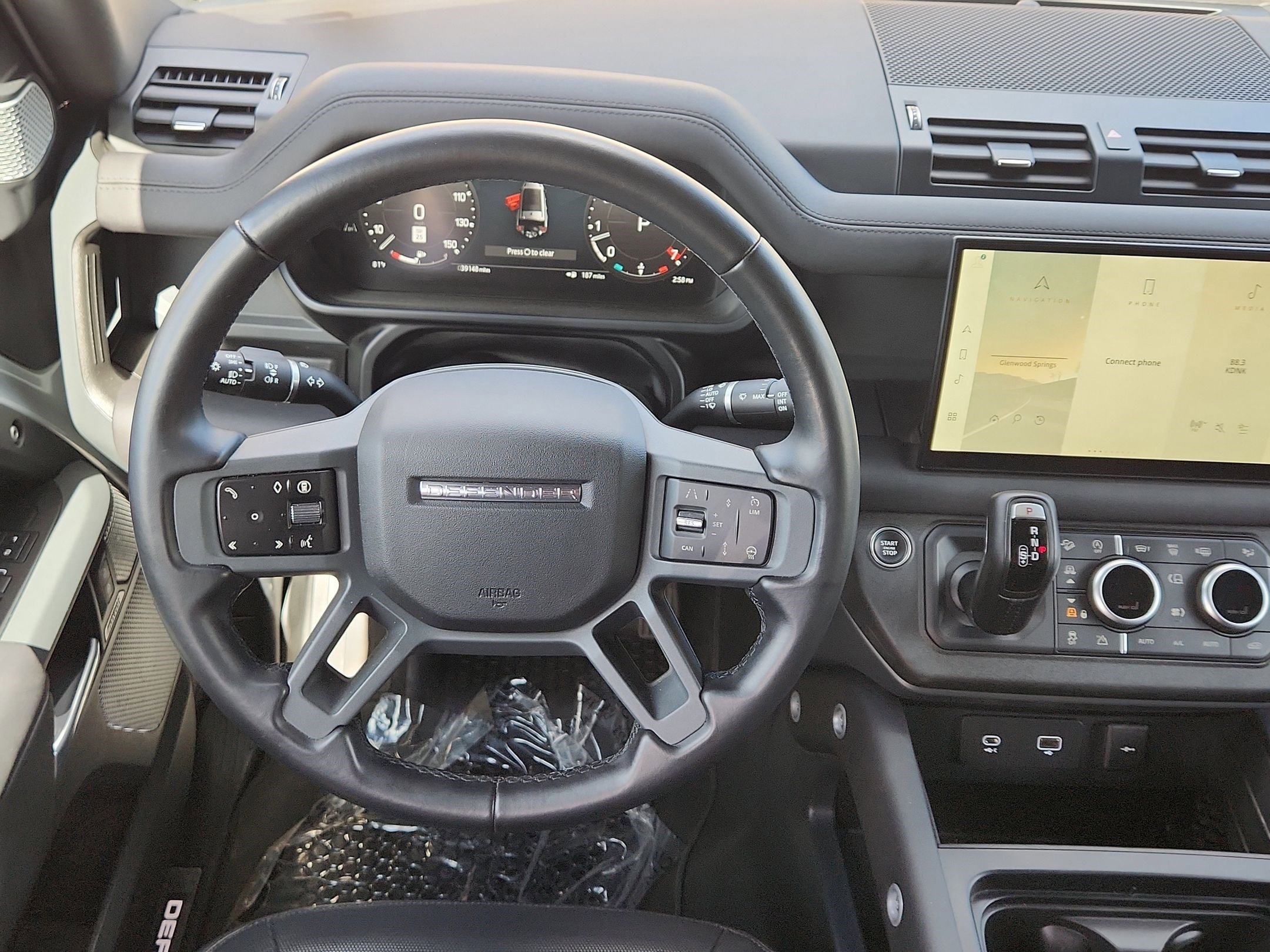 Certified 2024 Land Rover Defender 130 X-Dynamic SE image 15