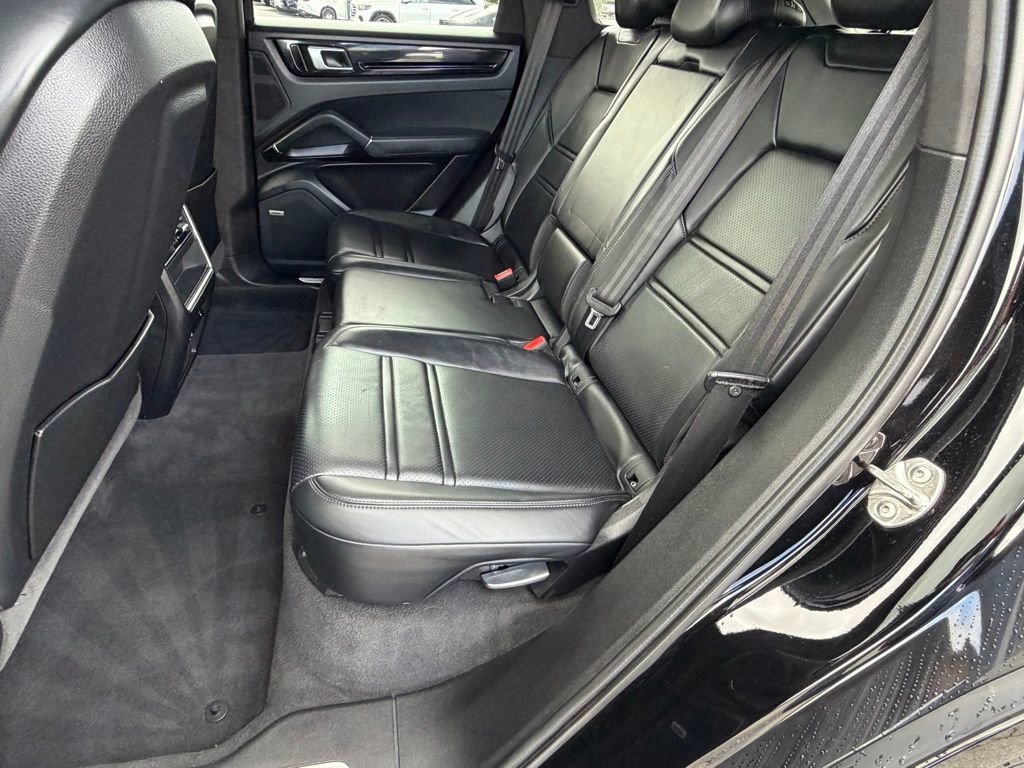 Used 2021 Porsche Cayenne image 33