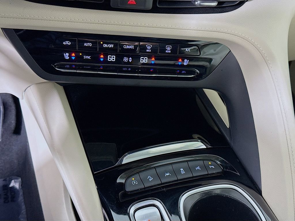 Used 2023 Buick Envision Avenir image 8