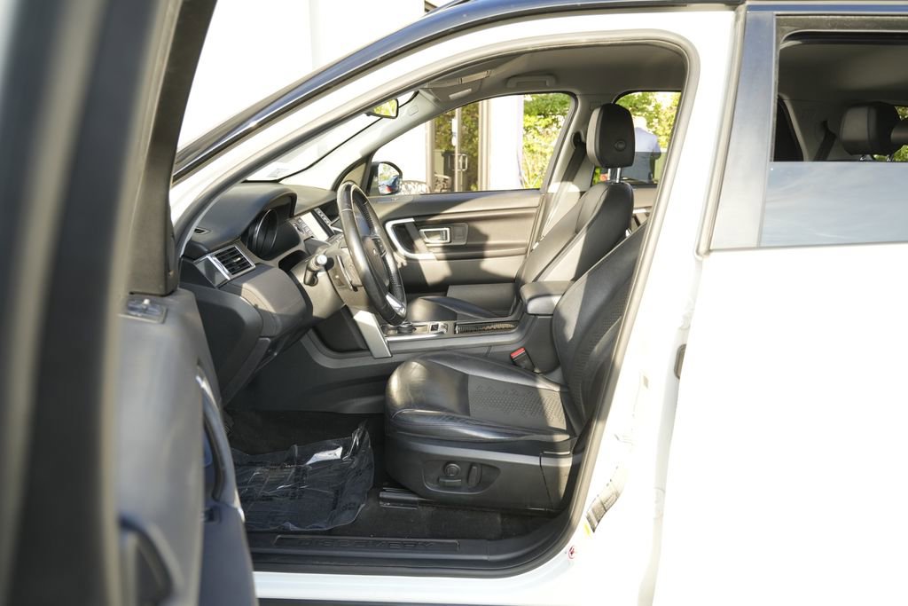 Used 2019 Land Rover Discovery Sport SE AWD/4WD image 16