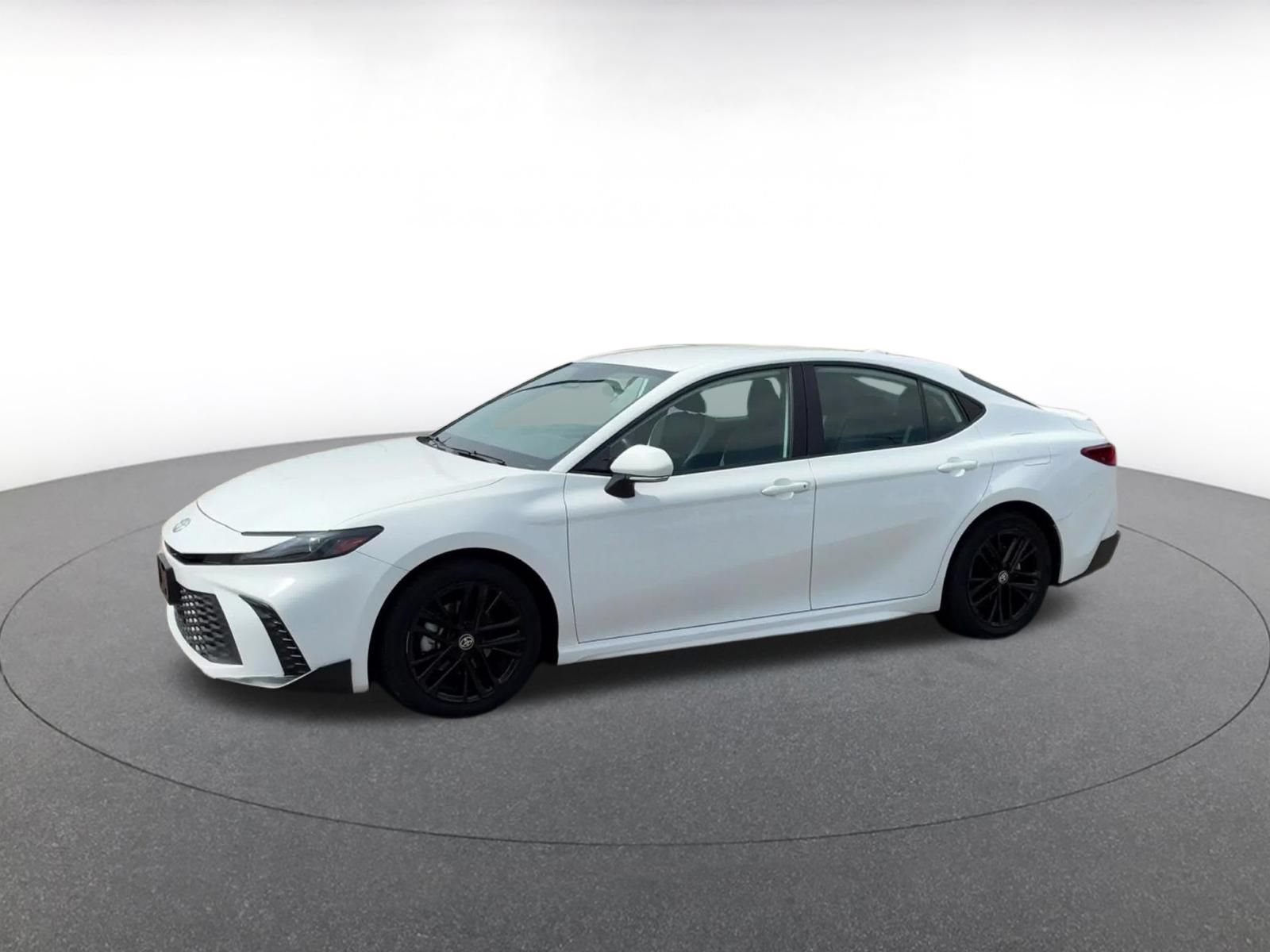 Used 2026 Toyota Camry SE FWD image 6
