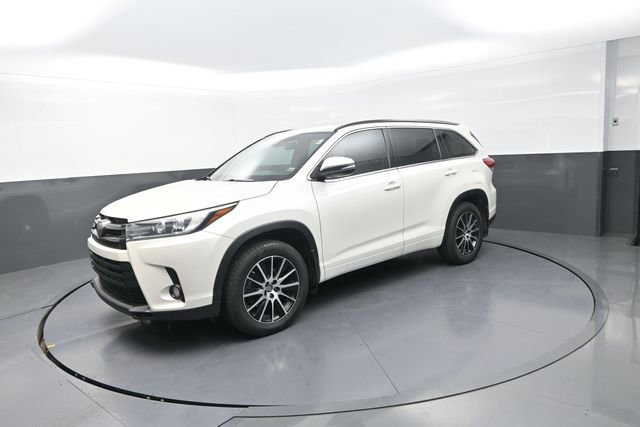 Used 2018 Toyota Highlander SE AWD/4WD image 36