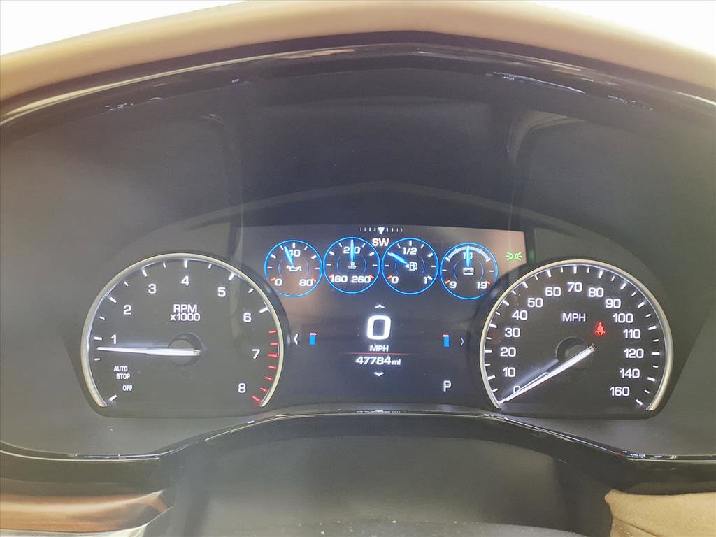 Used 2017 Cadillac XT5 Platinum w/ Driver Assist Package image 25