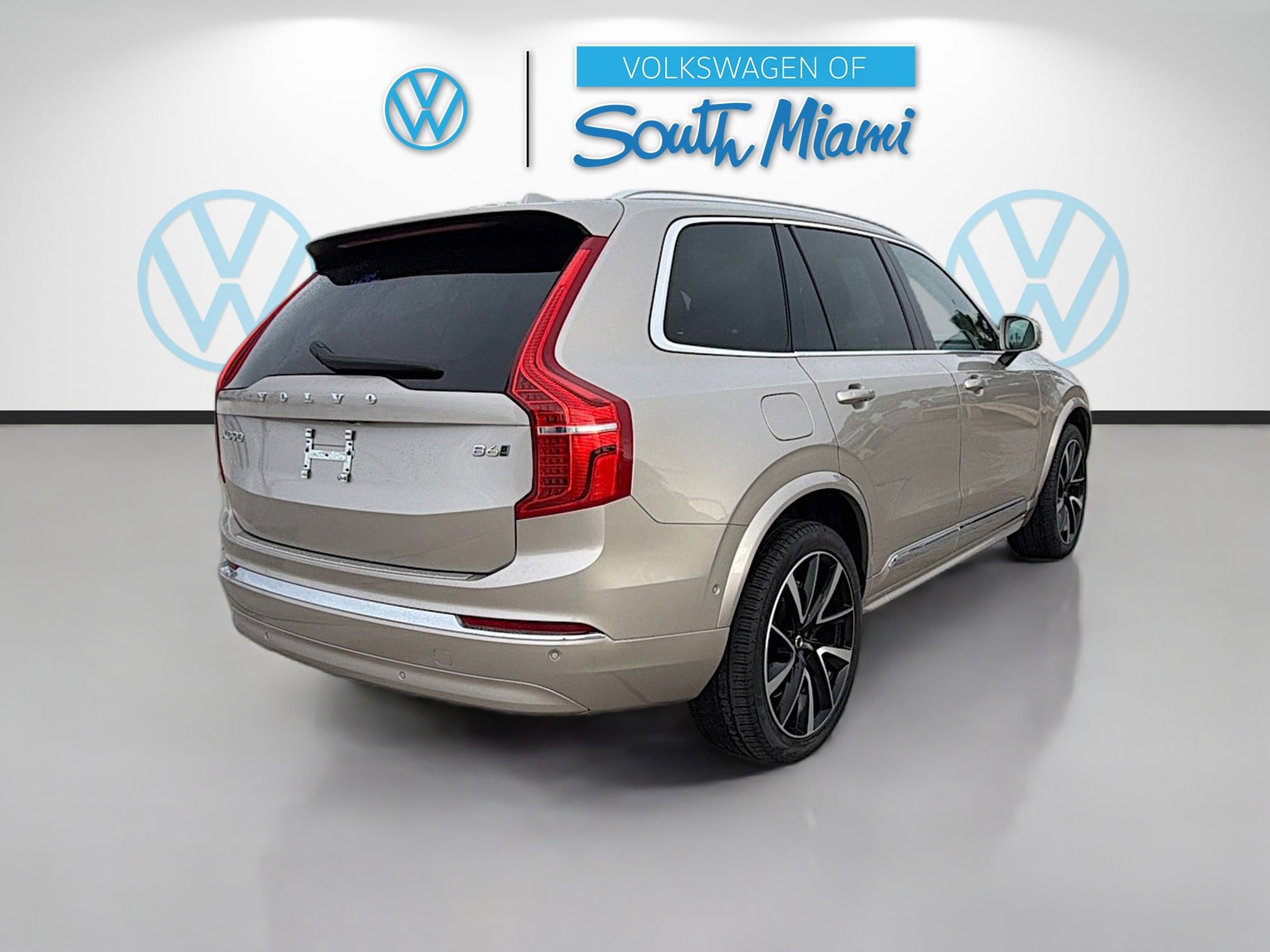 Used 2023 Volvo XC90 B6 Plus w/ Protection Package Premier image 5