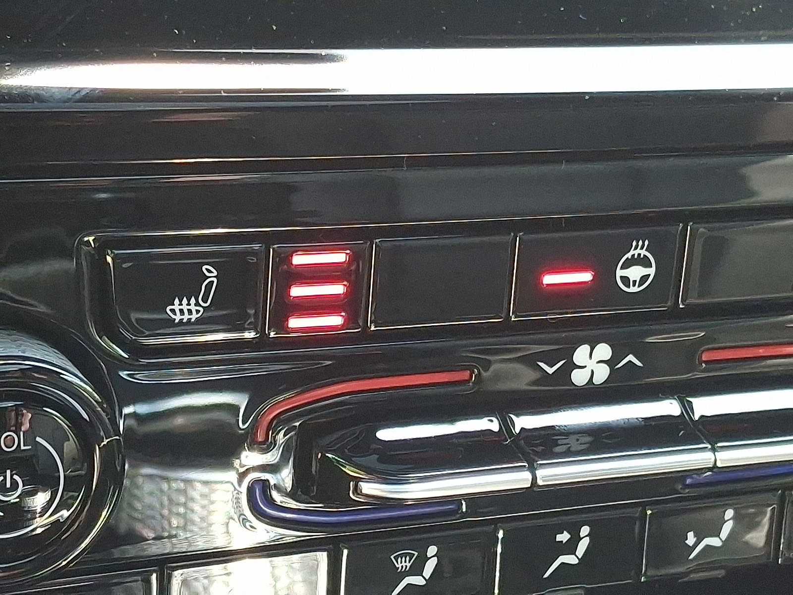 New 2025 Jeep Grand Cherokee L Limited w/ Black Appearance Package image 17