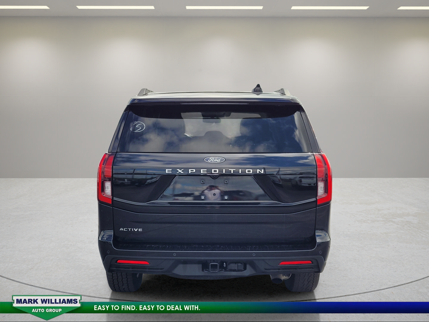 Used 2025 Ford Expedition Active AWD/4WD image 5