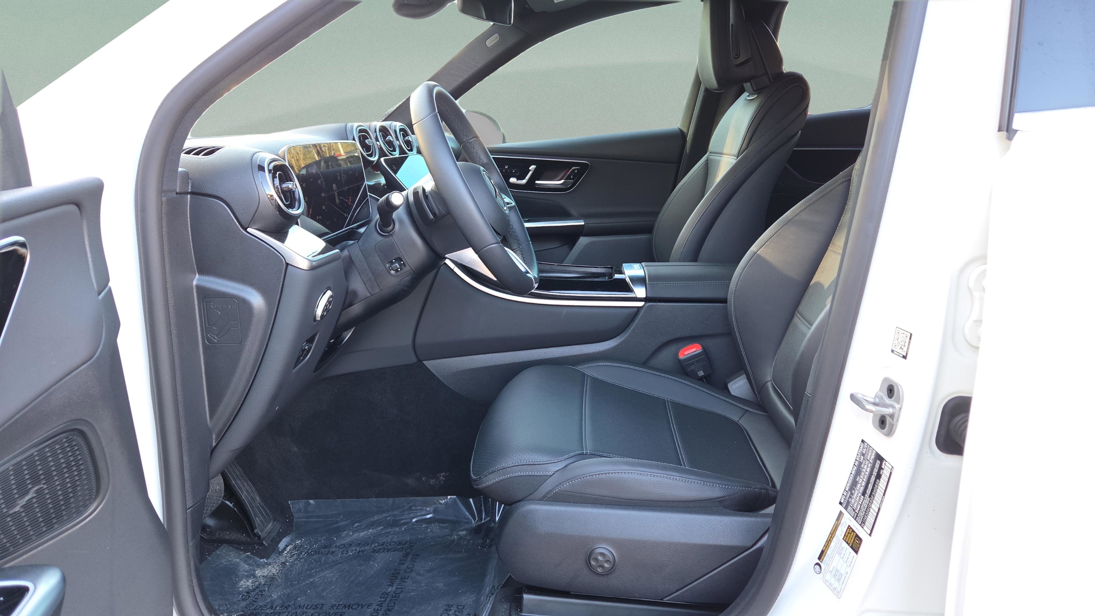 Used 2025 Mercedes-Benz GLC 300 image 11