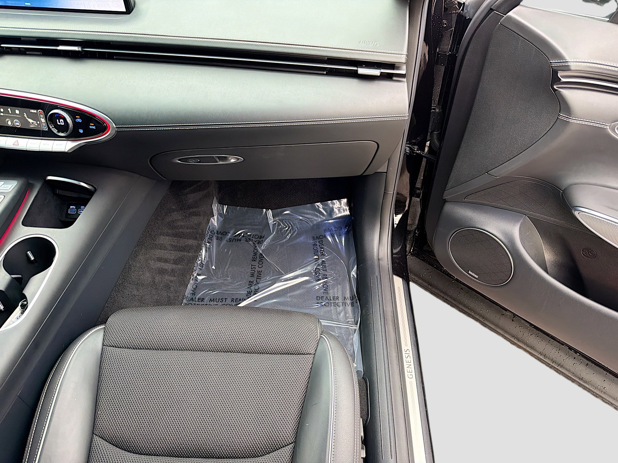 Used 2024 Genesis GV70 2.5T w/ Sport Prestige Package image 18