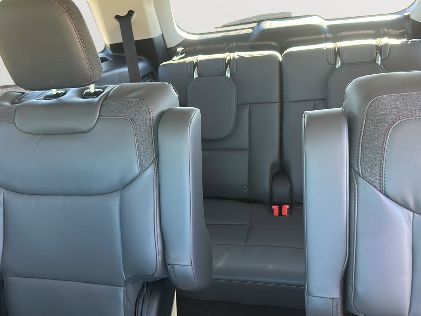 New 2026 Ford Explorer Active w/ Active Comfort Package image 12