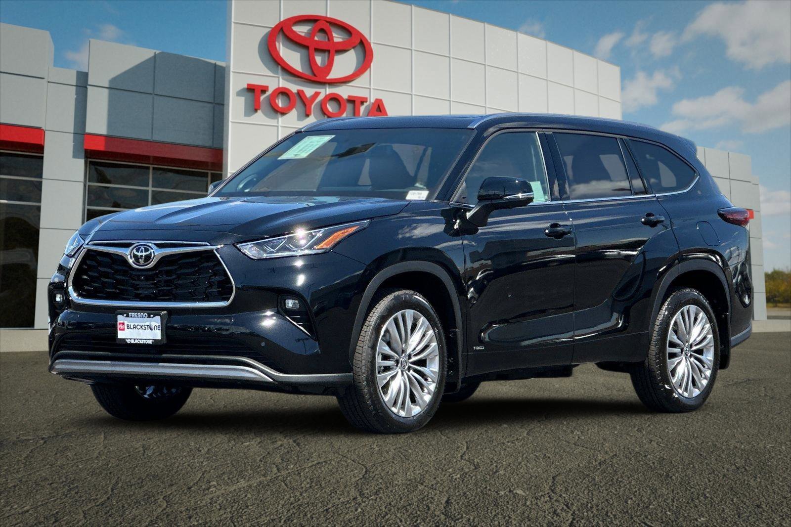 Certified 2026 Toyota Highlander Platinum AWD/4WD image 7